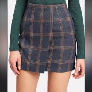 Plain Mini Skirt with Buttons
